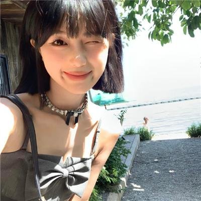 《哇哦》海报